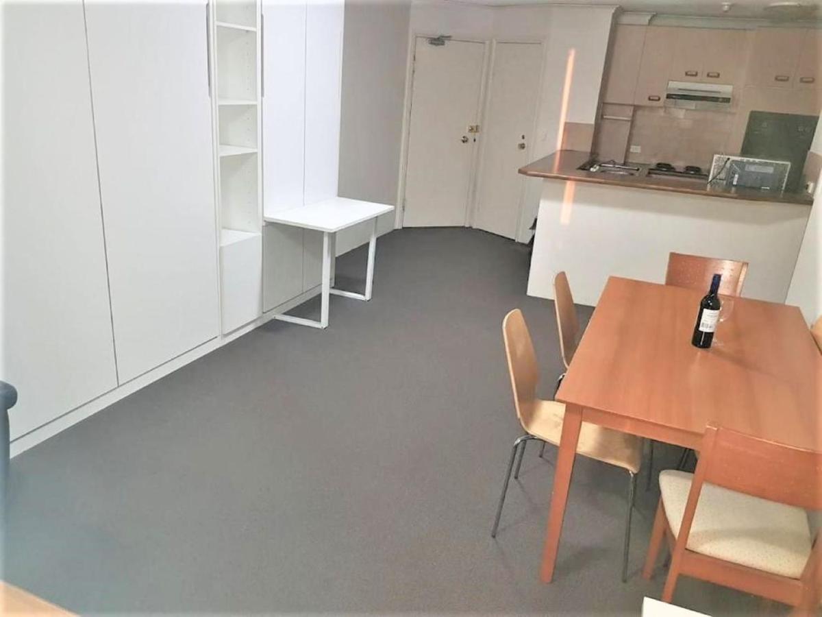 Accommodation Sydney - Kent Street Sydney Cbd Top Floor 2 Bedroom Apartment With Balcony Exterior foto